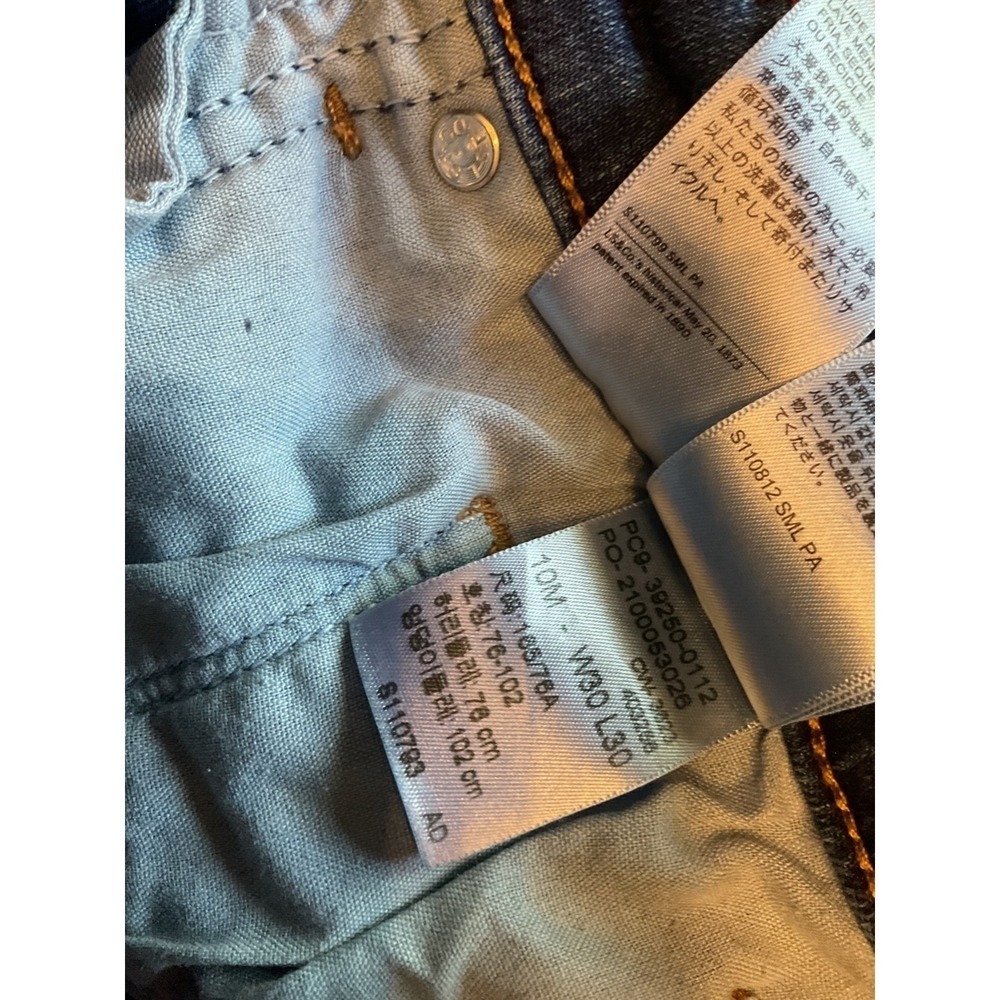 Levi's Women's Classic Straight Denim Jeans Blue Medium Wash Size 10 - Picture 3 of 3